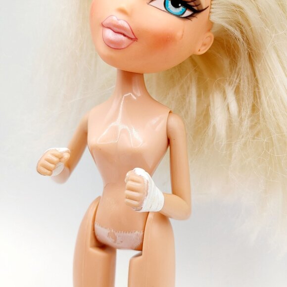 Bratz Play Sportz X-treme Kick Boxing Cloe Nude Doll 2008 - Picture 4 of 5